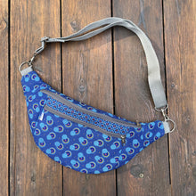 Load image into Gallery viewer, Shweshwe Moonbag
