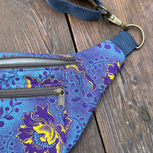 Load image into Gallery viewer, Shweshwe Moonbag
