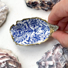 Load image into Gallery viewer, Decoupage Oyster Shell
