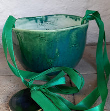 Load image into Gallery viewer, Ceramic Hanging Planter - Green
