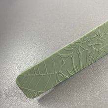Load image into Gallery viewer, Handmade Clay Hairclip  - Green

