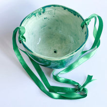 Load image into Gallery viewer, Ceramic Hanging Planter - Green
