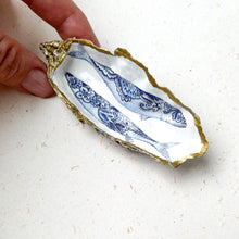 Load image into Gallery viewer, Decoupage Oyster Shell
